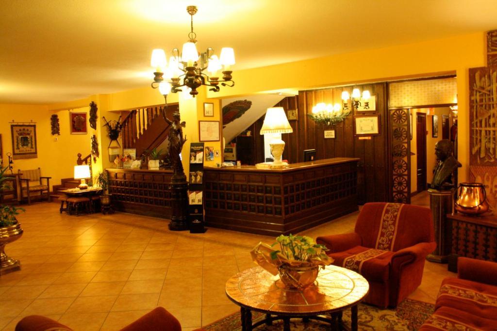 Hotel Valentin Aguilar de Campóo Zewnętrze zdjęcie